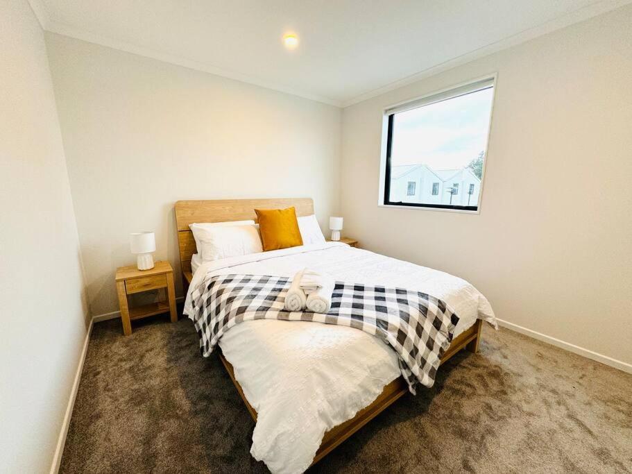 Henderson - 4-Bedrooms Home Auckland Exterior photo